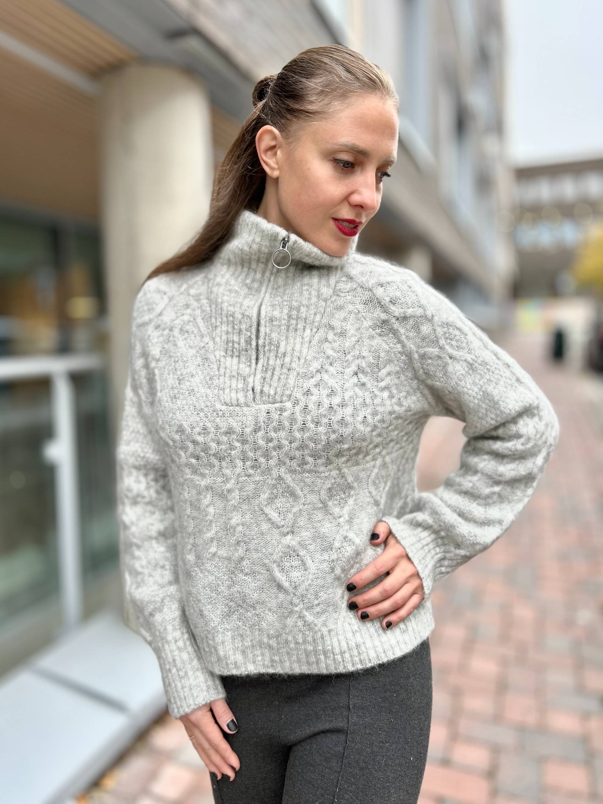 Nete zip med høy hals NY