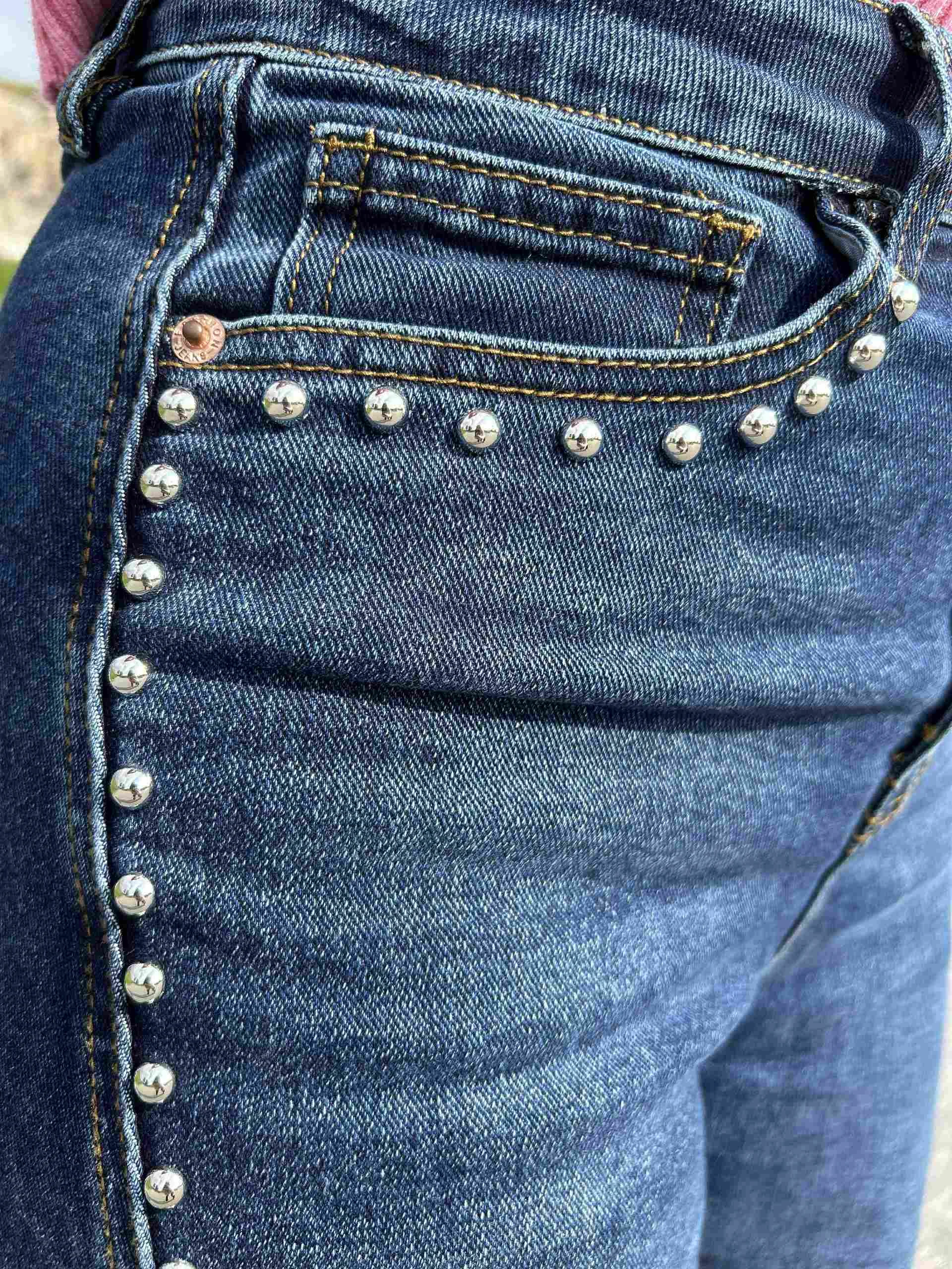 86162C12-84D7-4113-BA41-3C9F5D5A805A